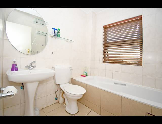 2 BEDROOM APARTMENT FOR SALE IN KEW